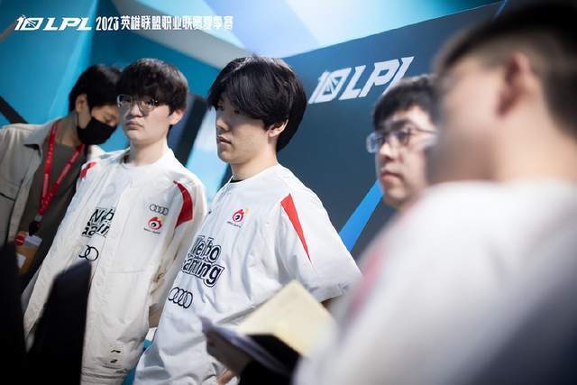 生成一个 生成一个